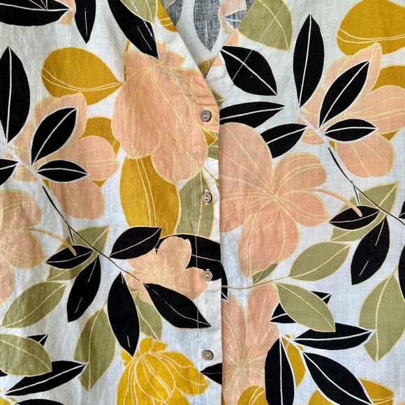 RACHEL ZOE, WOMENS FLORAL TOP IN 100% LINEN. SHORT SLEEVE, BACK V-NECK. NS - Picture 5 of 7